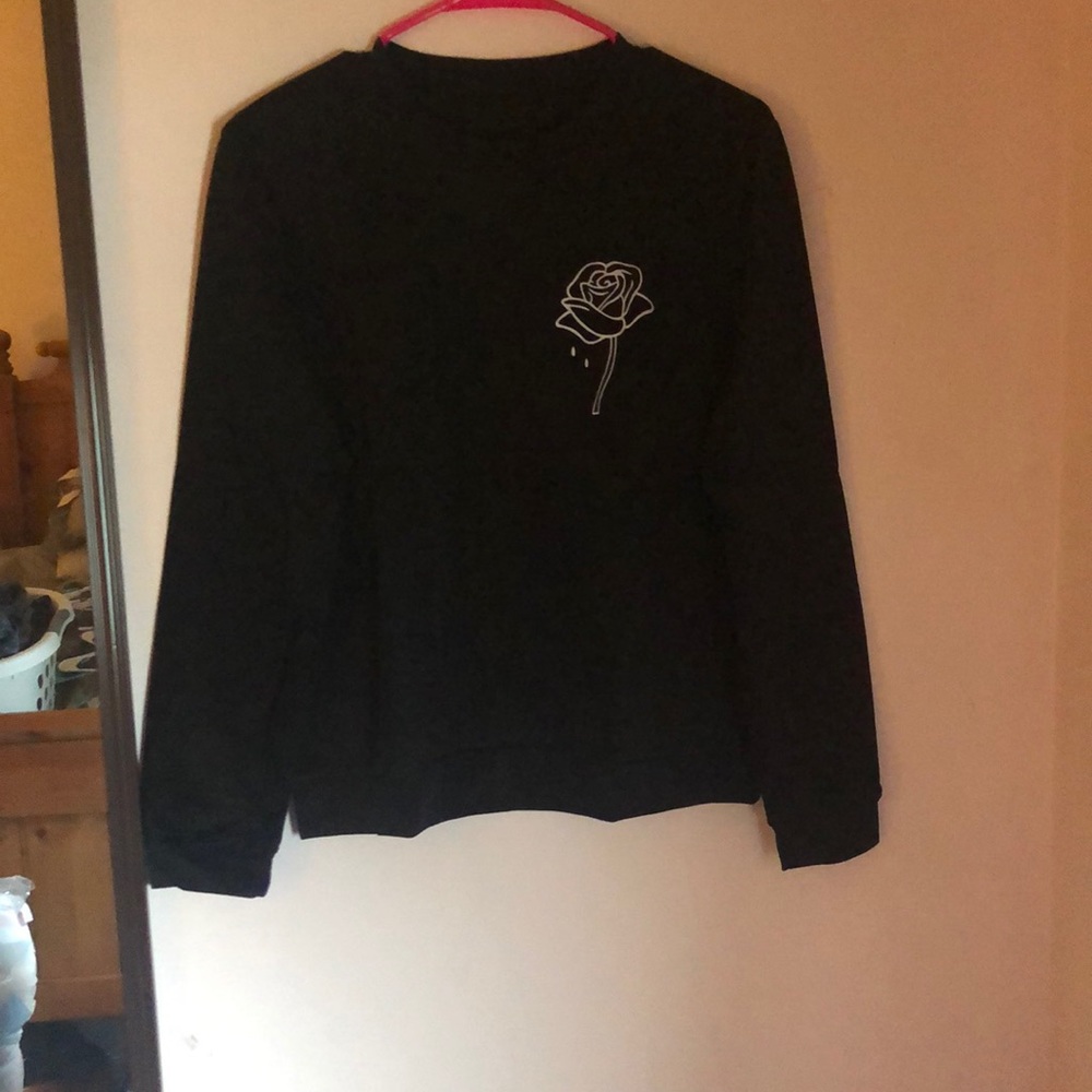 Black sweatshirt